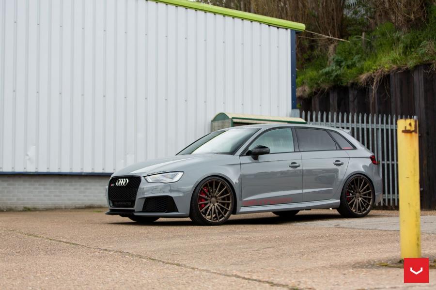  Audi RS3 Sportback on Vossen Wheels (VFS2) 2016 года  (фото 23 из 47)
